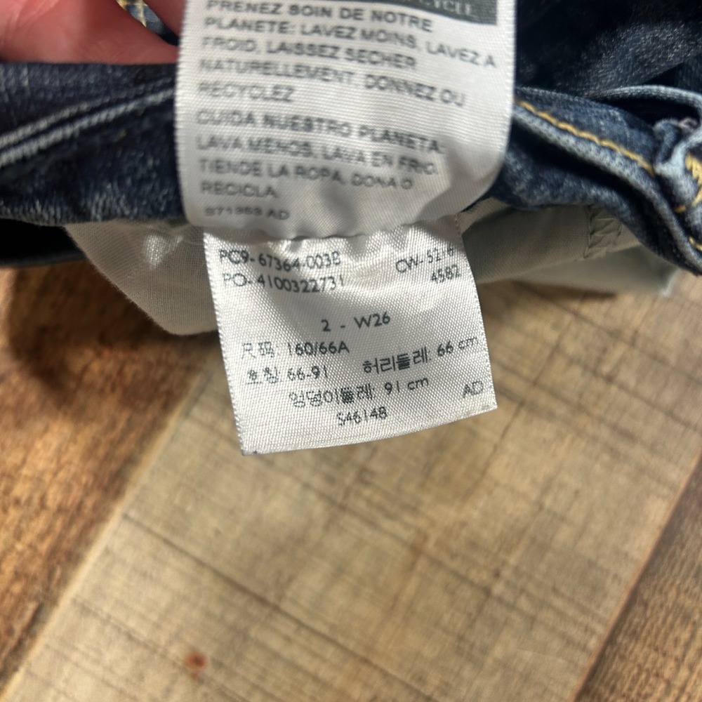Denizen from Levi's Size 2 W26 Dark Wash Modern Cuffed Denim Shorts Stretch Blue - Picture 5 of 6